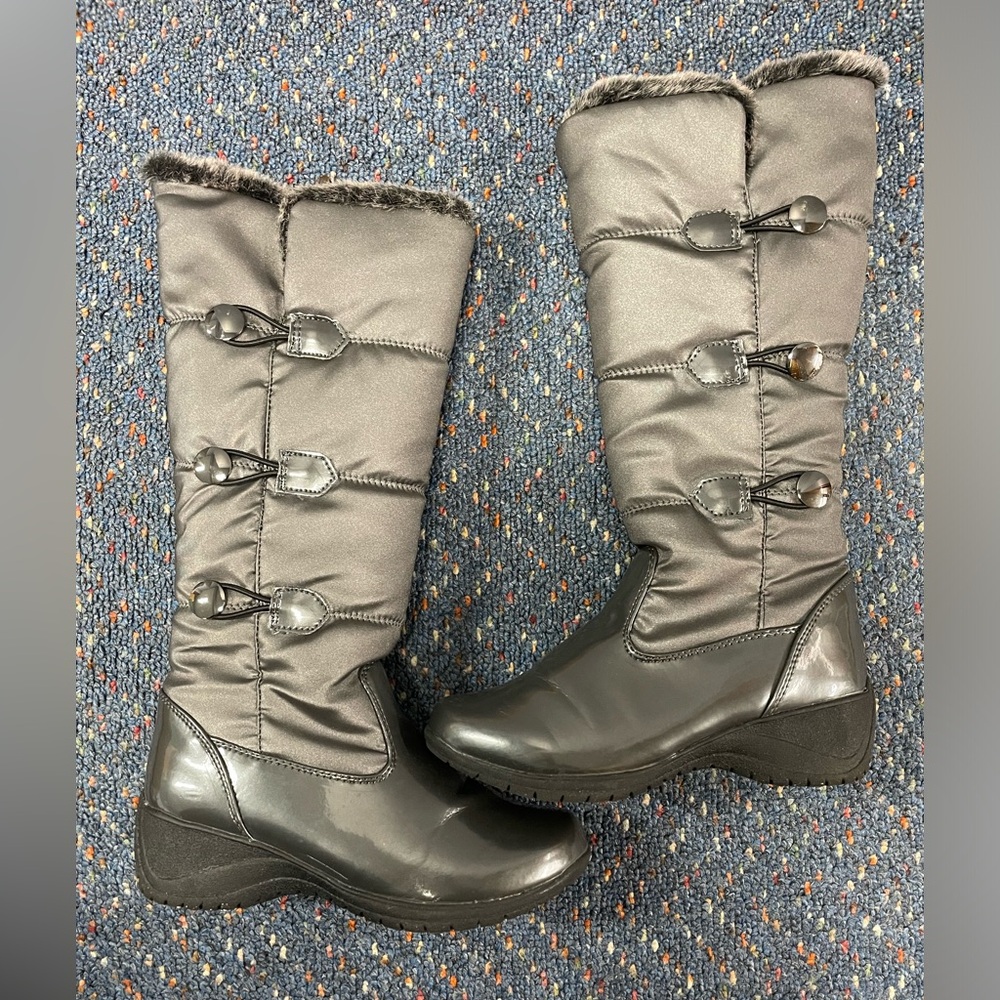 Women’s Khombu Winter Boot Size 6